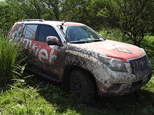 Toyota prado con barro